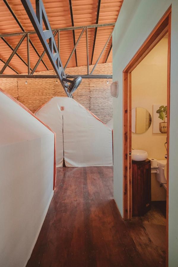 Отель Habitat Surf Glamp Playa Santa Teresa  Экстерьер фото